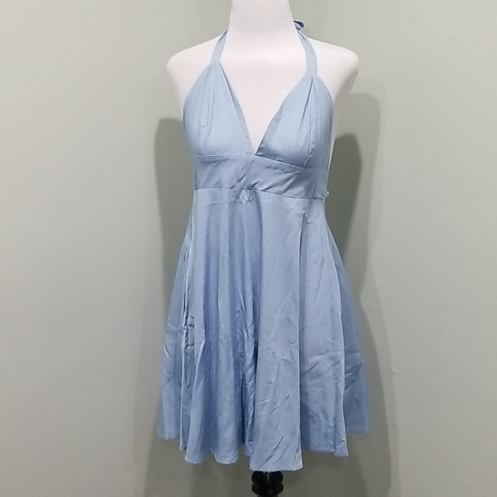 Lulu's backless tie dress with pockets!